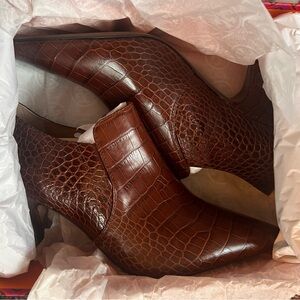 NIB: Tory Burch women’s Georgina ankle bootie Croco emboss size 10.5